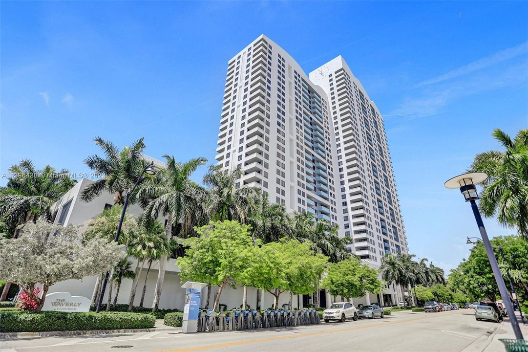 Recently Sold: $565,000 (1 beds, 1 baths, 806 Square Feet)