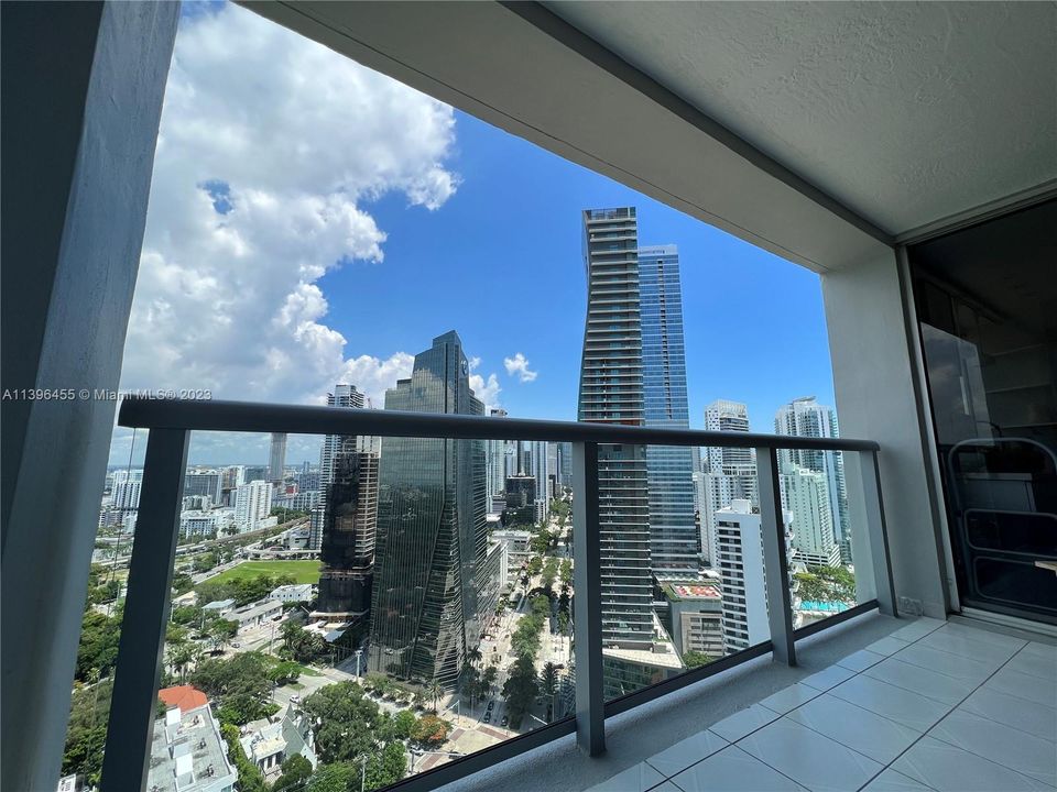 Recently Sold: $1,074,000 (2 beds, 2 baths, 1697 Square Feet)