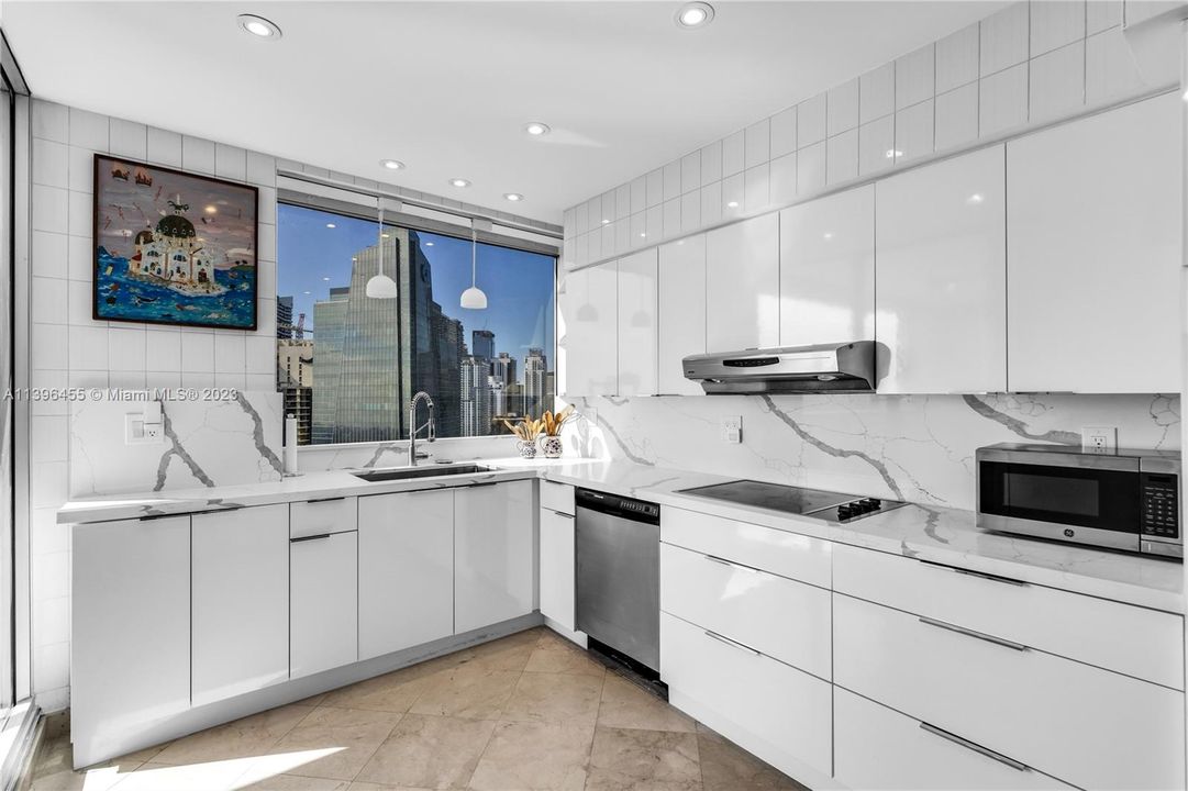 Recently Sold: $1,074,000 (2 beds, 2 baths, 1697 Square Feet)