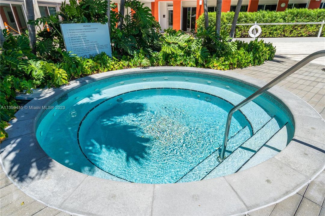 Recently Sold: $1,074,000 (2 beds, 2 baths, 1697 Square Feet)