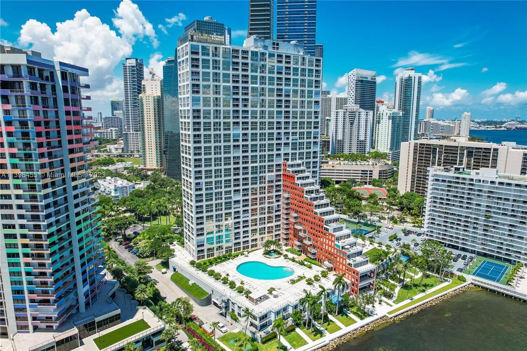 Recently Sold: $1,074,000 (2 beds, 2 baths, 1697 Square Feet)
