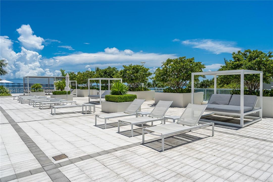 Recently Sold: $1,074,000 (2 beds, 2 baths, 1697 Square Feet)