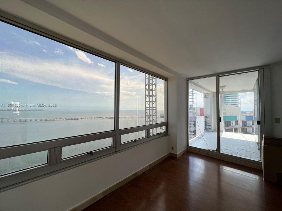 Recently Sold: $1,074,000 (2 beds, 2 baths, 1697 Square Feet)
