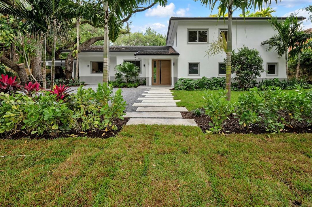 Recently Sold: $6,980,000 (7 beds, 8 baths, 5323 Square Feet)