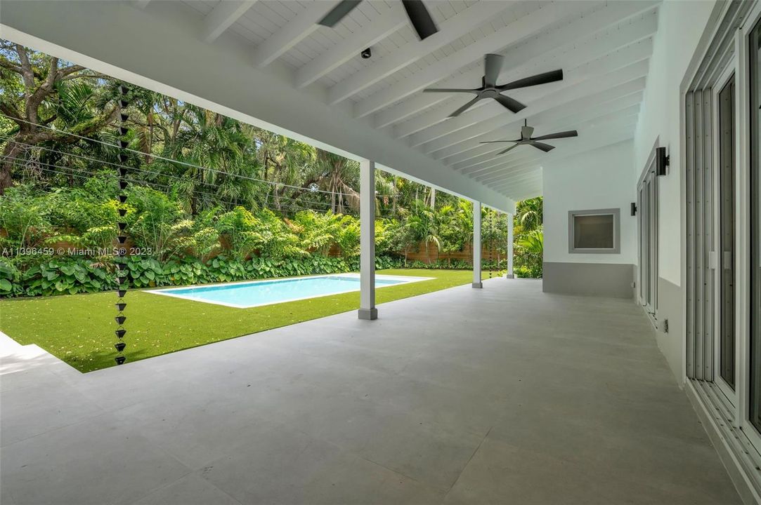 Recently Sold: $6,980,000 (7 beds, 8 baths, 5323 Square Feet)