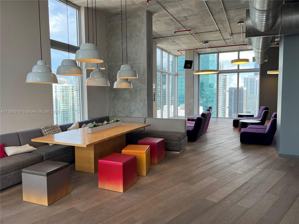 Recently Sold: $375,000 (1 beds, 1 baths, 533 Square Feet)