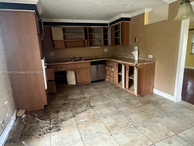 Recently Sold: $229,000 (3 beds, 2 baths, 1460 Square Feet)