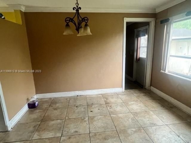 Recently Sold: $229,000 (3 beds, 2 baths, 1460 Square Feet)