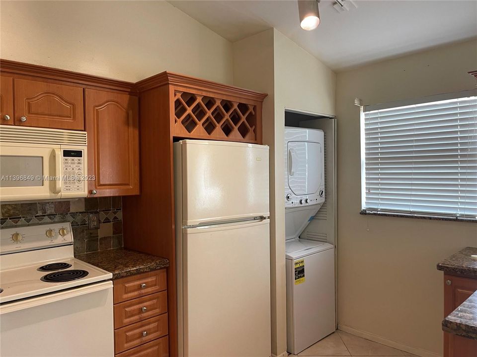 Recently Rented: $2,200 (2 beds, 2 baths, 1210 Square Feet)