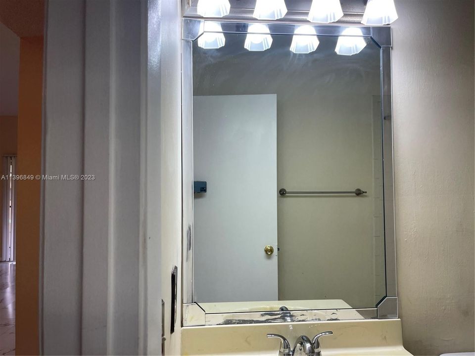 Recently Rented: $2,200 (2 beds, 2 baths, 1210 Square Feet)