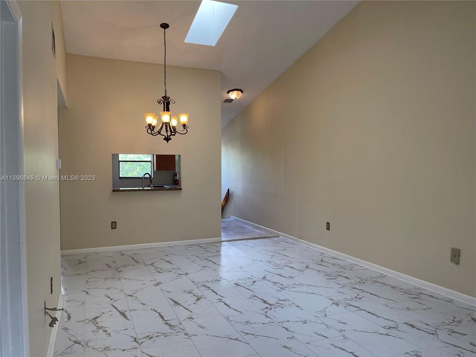 Recently Rented: $2,200 (2 beds, 2 baths, 1210 Square Feet)