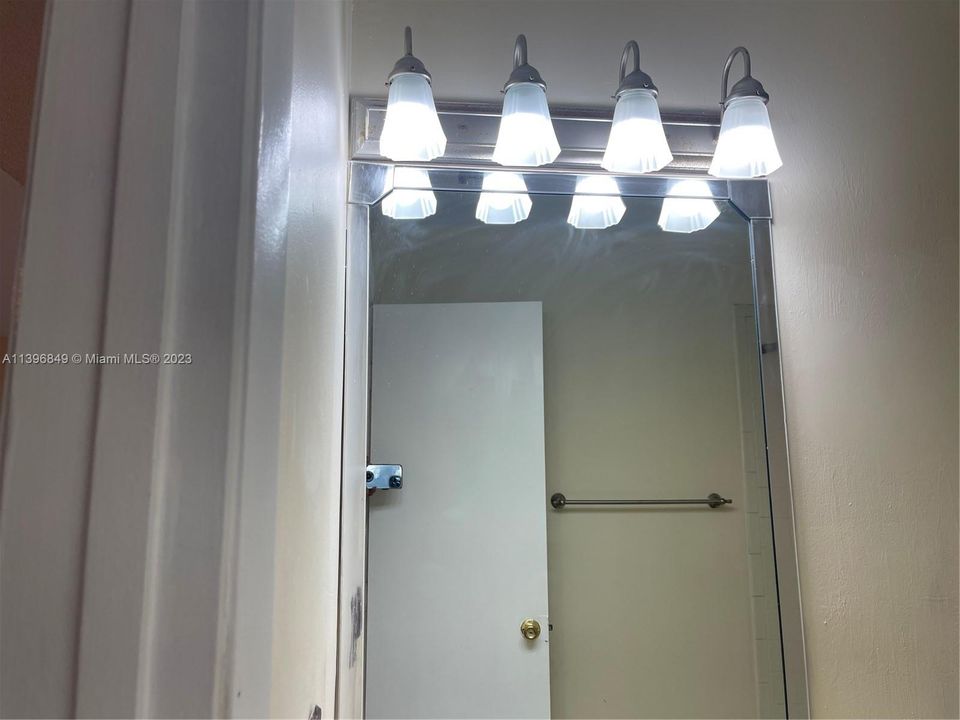 Recently Rented: $2,200 (2 beds, 2 baths, 1210 Square Feet)