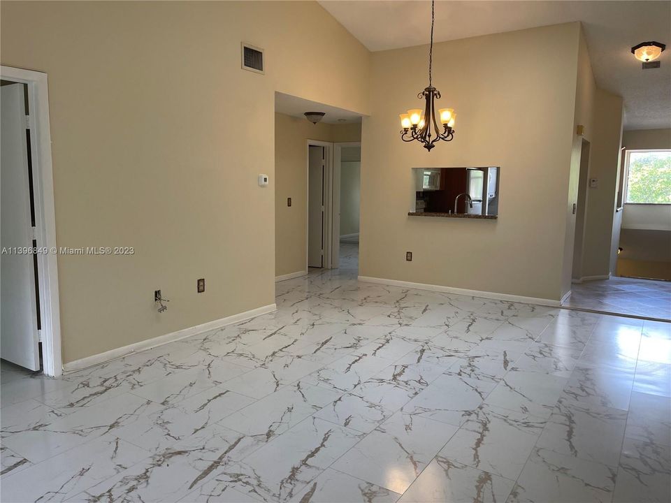 Recently Rented: $2,200 (2 beds, 2 baths, 1210 Square Feet)