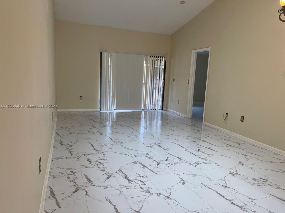 Recently Rented: $2,200 (2 beds, 2 baths, 1210 Square Feet)