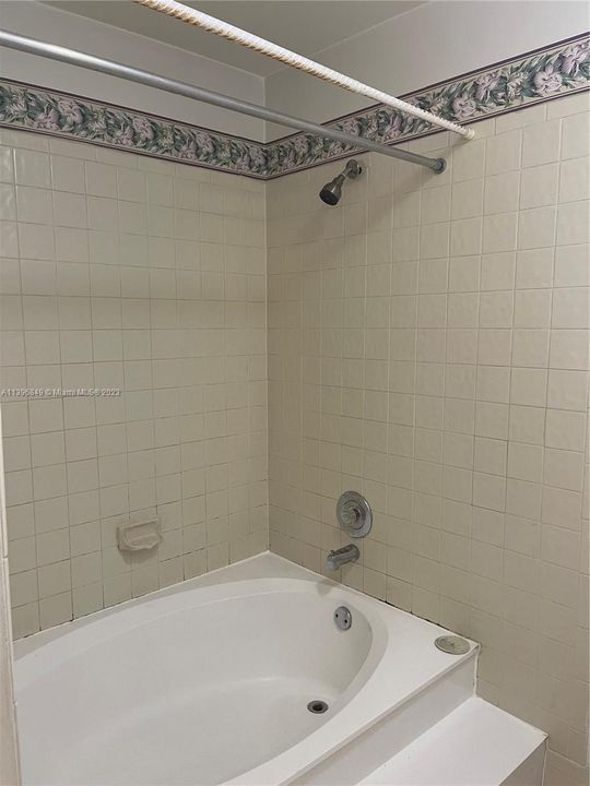 Recently Rented: $2,200 (2 beds, 2 baths, 1210 Square Feet)