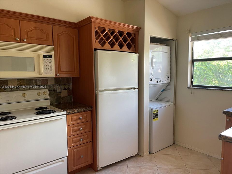 Recently Rented: $2,200 (2 beds, 2 baths, 1210 Square Feet)