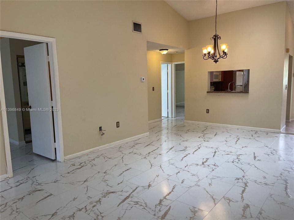 Recently Rented: $2,200 (2 beds, 2 baths, 1210 Square Feet)