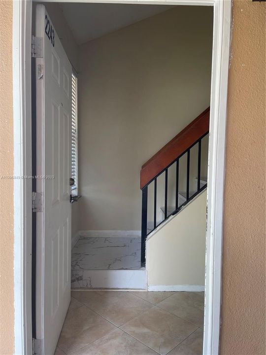 Recently Rented: $2,200 (2 beds, 2 baths, 1210 Square Feet)