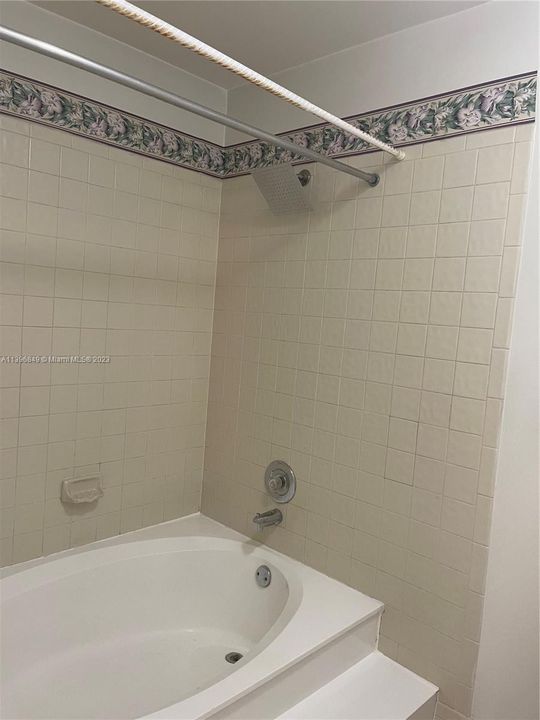 Recently Rented: $2,200 (2 beds, 2 baths, 1210 Square Feet)