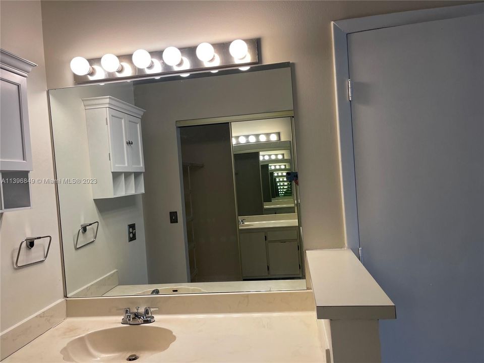 Recently Rented: $2,200 (2 beds, 2 baths, 1210 Square Feet)