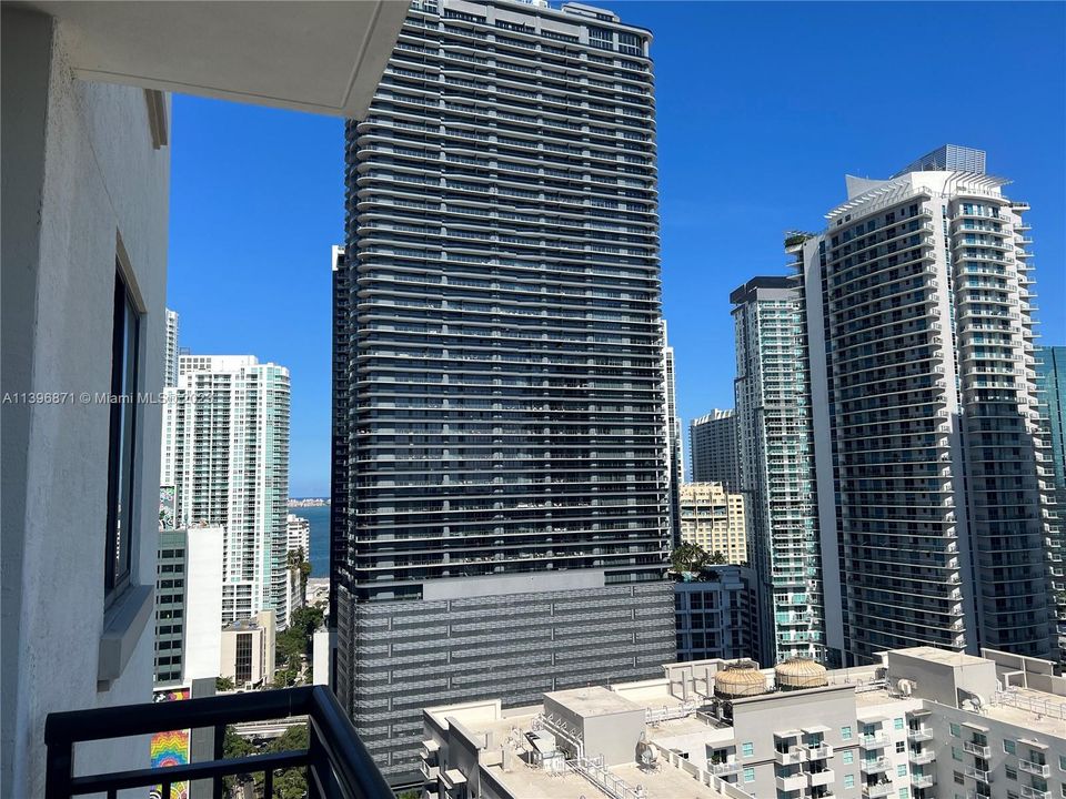 Recently Sold: $750,000 (2 beds, 2 baths, 1224 Square Feet)