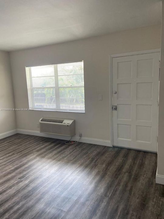 Recently Sold: $185,000 (1 beds, 1 baths, 616 Square Feet)