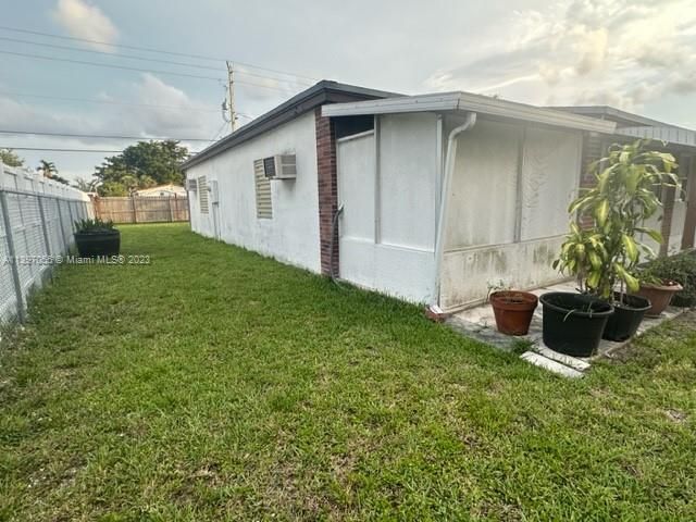 Vendido Recientemente: $349,000 (2 camas, 1 baños, 880 Pies cuadrados)