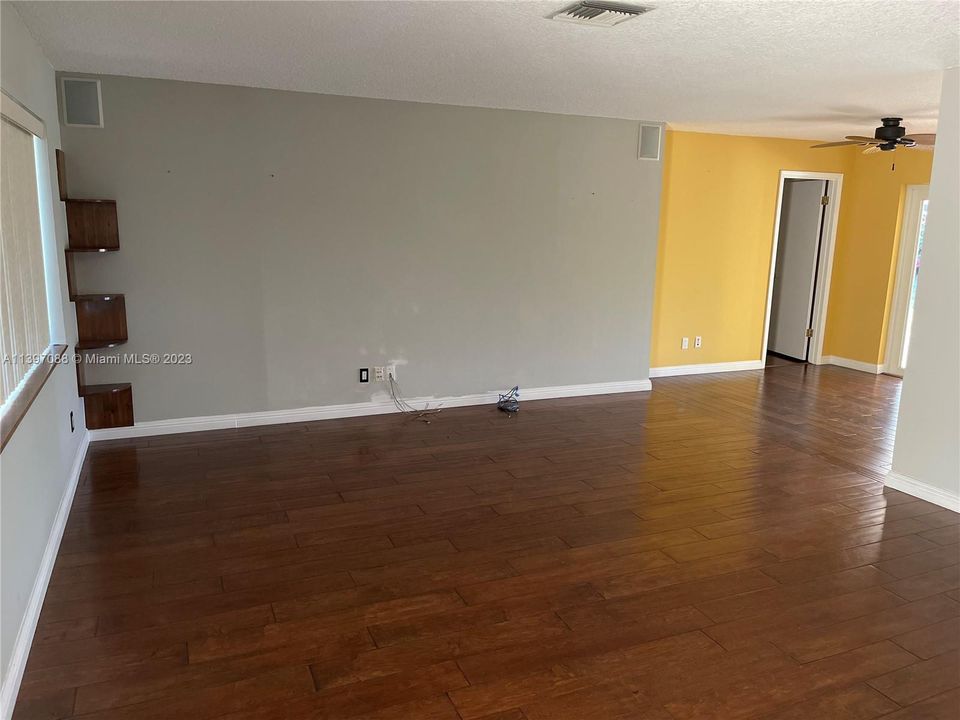 Recently Rented: $3,500 (3 beds, 2 baths, 1568 Square Feet)