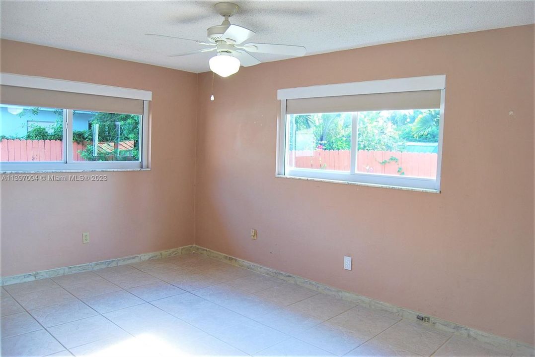 Recently Sold: $675,000 (3 beds, 2 baths, 1602 Square Feet)