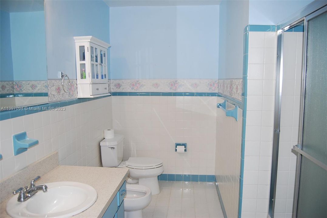 Recently Sold: $675,000 (3 beds, 2 baths, 1602 Square Feet)