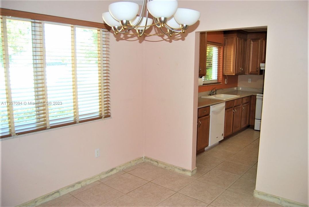 Recently Sold: $675,000 (3 beds, 2 baths, 1602 Square Feet)