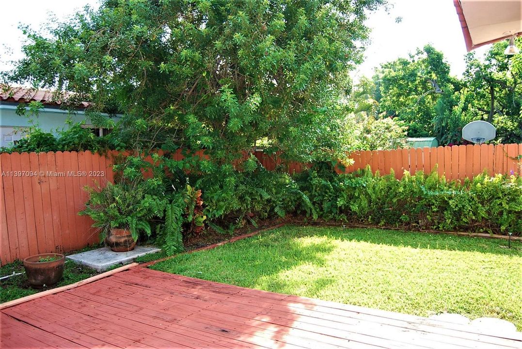 Recently Sold: $675,000 (3 beds, 2 baths, 1602 Square Feet)