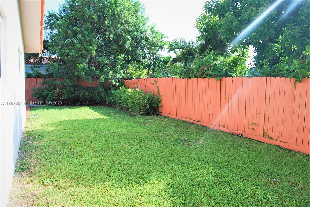 Recently Sold: $675,000 (3 beds, 2 baths, 1602 Square Feet)