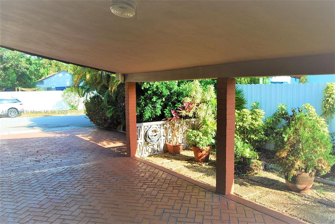 Recently Sold: $675,000 (3 beds, 2 baths, 1602 Square Feet)