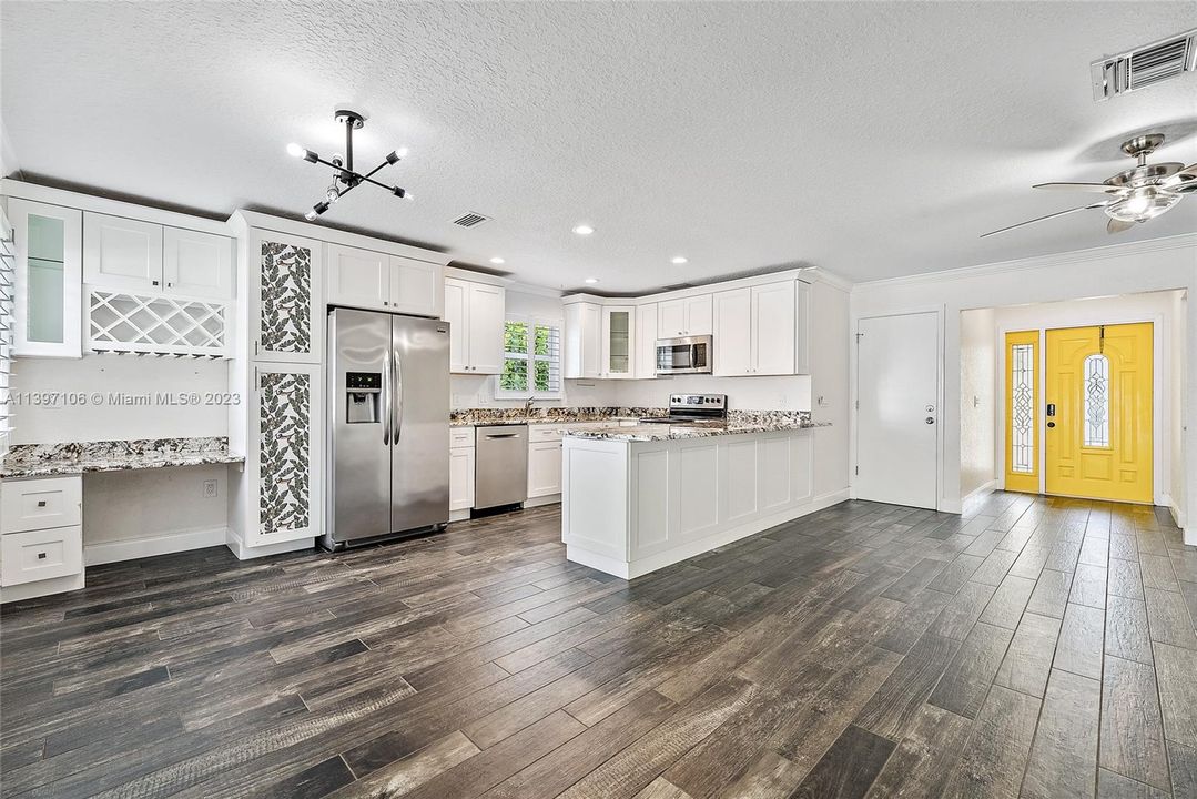 Recently Sold: $469,900 (3 beds, 2 baths, 1152 Square Feet)