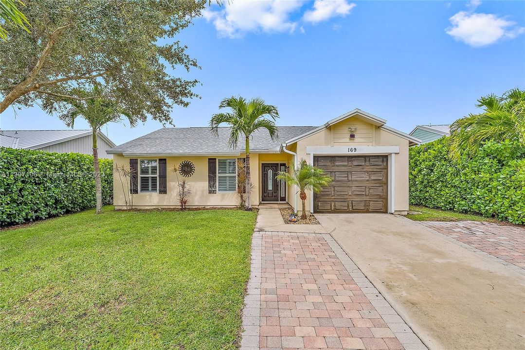 Recently Sold: $469,900 (3 beds, 2 baths, 1152 Square Feet)