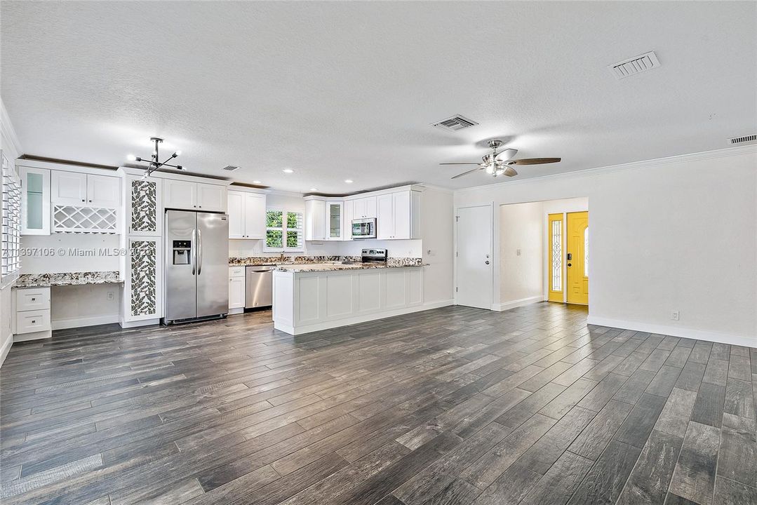 Recently Sold: $469,900 (3 beds, 2 baths, 1152 Square Feet)