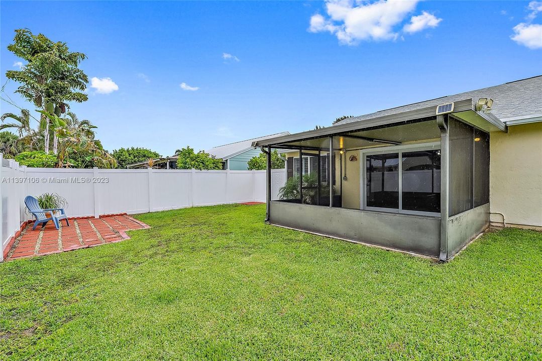 Recently Sold: $469,900 (3 beds, 2 baths, 1152 Square Feet)