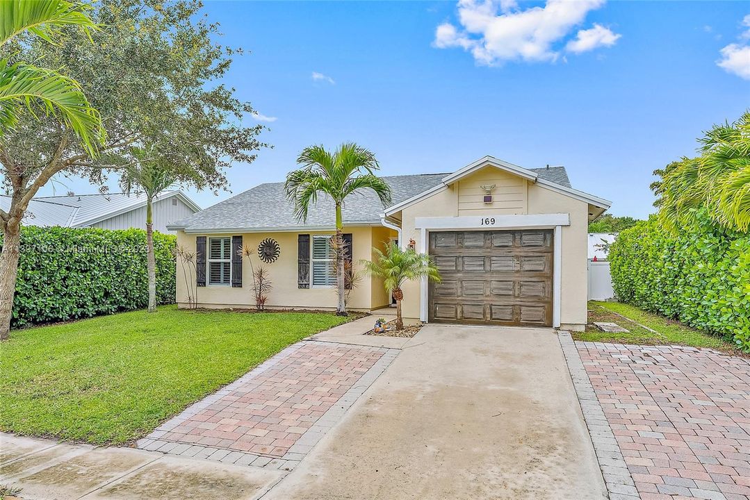 Recently Sold: $469,900 (3 beds, 2 baths, 1152 Square Feet)