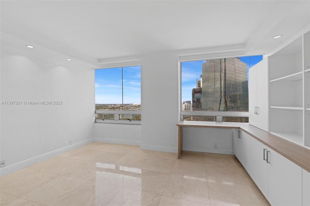 Recently Sold: $799,000 (2 beds, 2 baths, 1640 Square Feet)