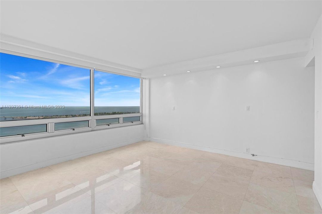 Recently Sold: $799,000 (2 beds, 2 baths, 1640 Square Feet)