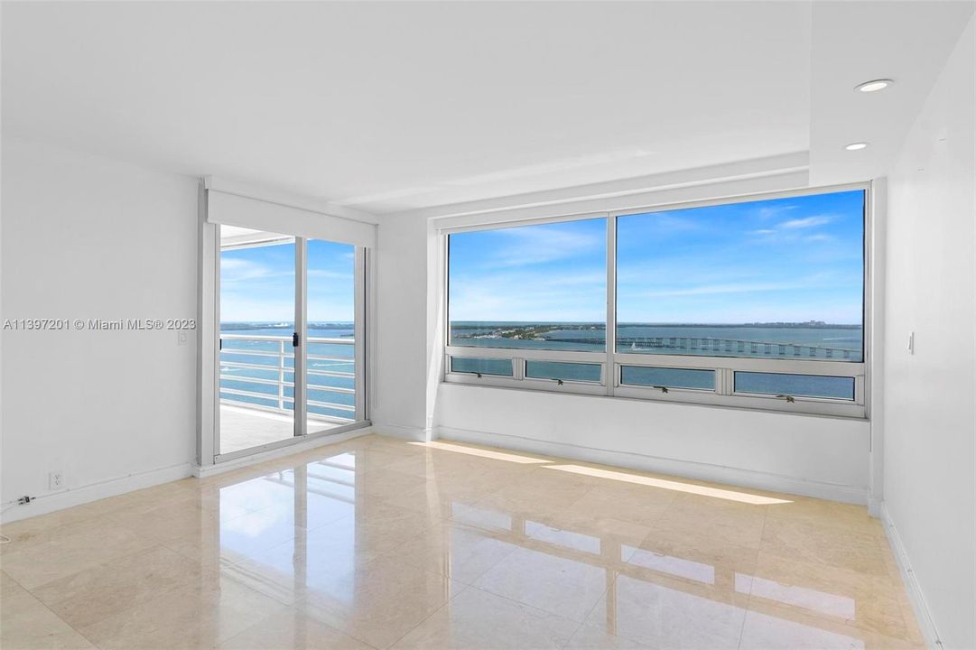 Recently Sold: $799,000 (2 beds, 2 baths, 1640 Square Feet)