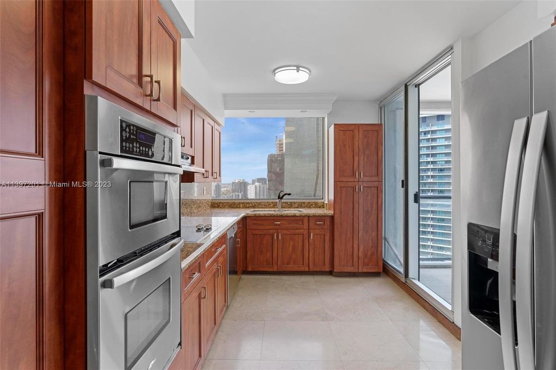 Recently Sold: $799,000 (2 beds, 2 baths, 1640 Square Feet)