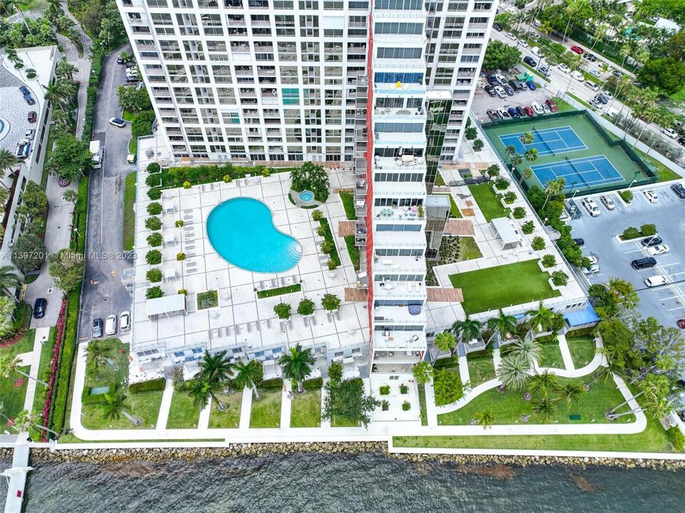 Recently Sold: $799,000 (2 beds, 2 baths, 1640 Square Feet)