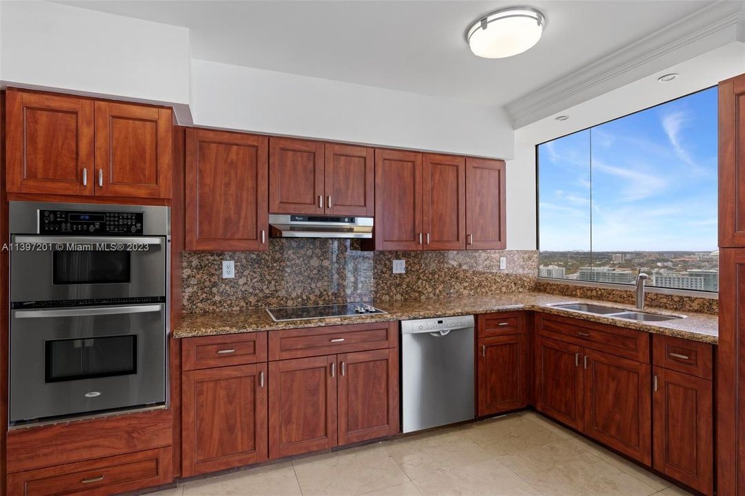 Recently Sold: $799,000 (2 beds, 2 baths, 1640 Square Feet)