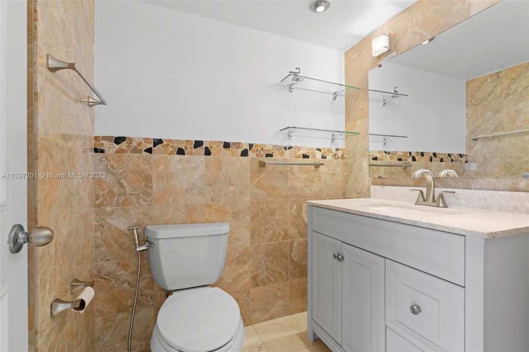 Recently Sold: $799,000 (2 beds, 2 baths, 1640 Square Feet)