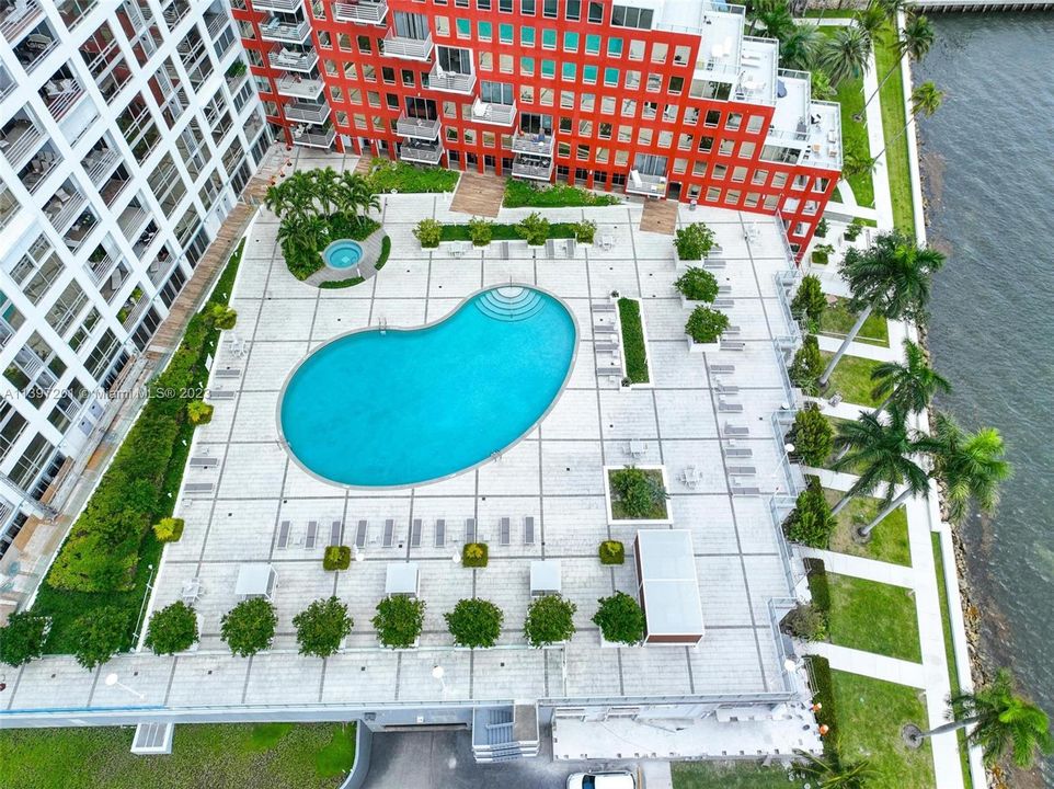 Recently Sold: $799,000 (2 beds, 2 baths, 1640 Square Feet)