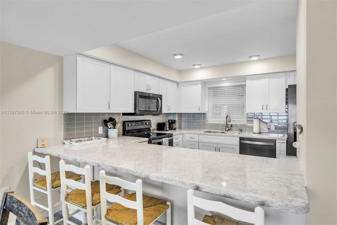 Recently Sold: $778,000 (3 beds, 2 baths, 1280 Square Feet)