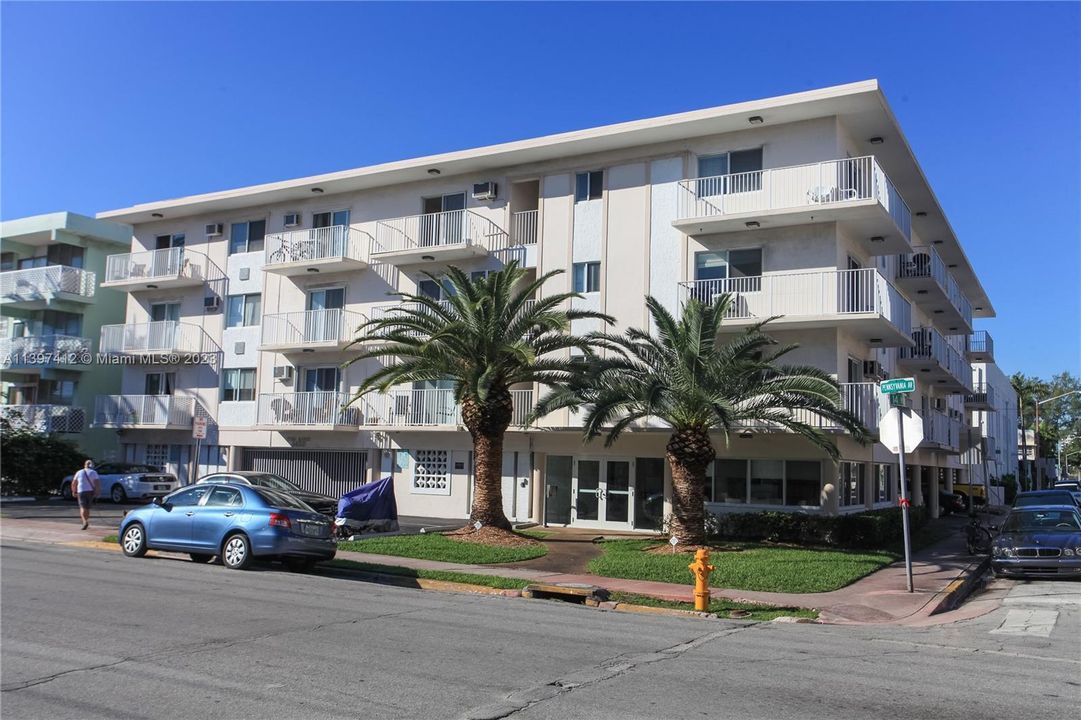 最近租的: $2,300 (1 贝兹, 1 浴室, 685 平方英尺)