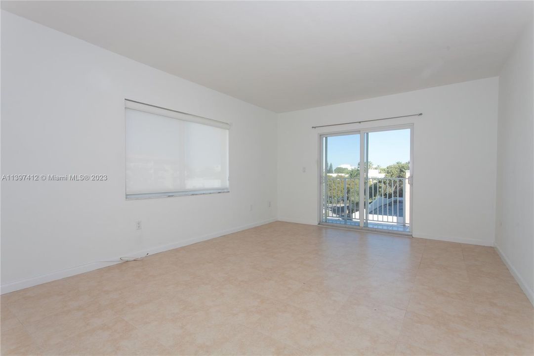 最近租的: $2,300 (1 贝兹, 1 浴室, 685 平方英尺)